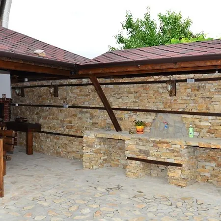 Baneva House *