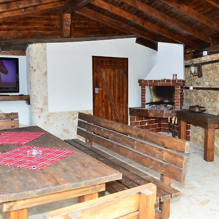 Baneva House *
